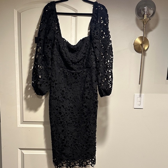 Boohoo Black Lace Midi Dress with Balloon Sleeves - Picture 5 of 7